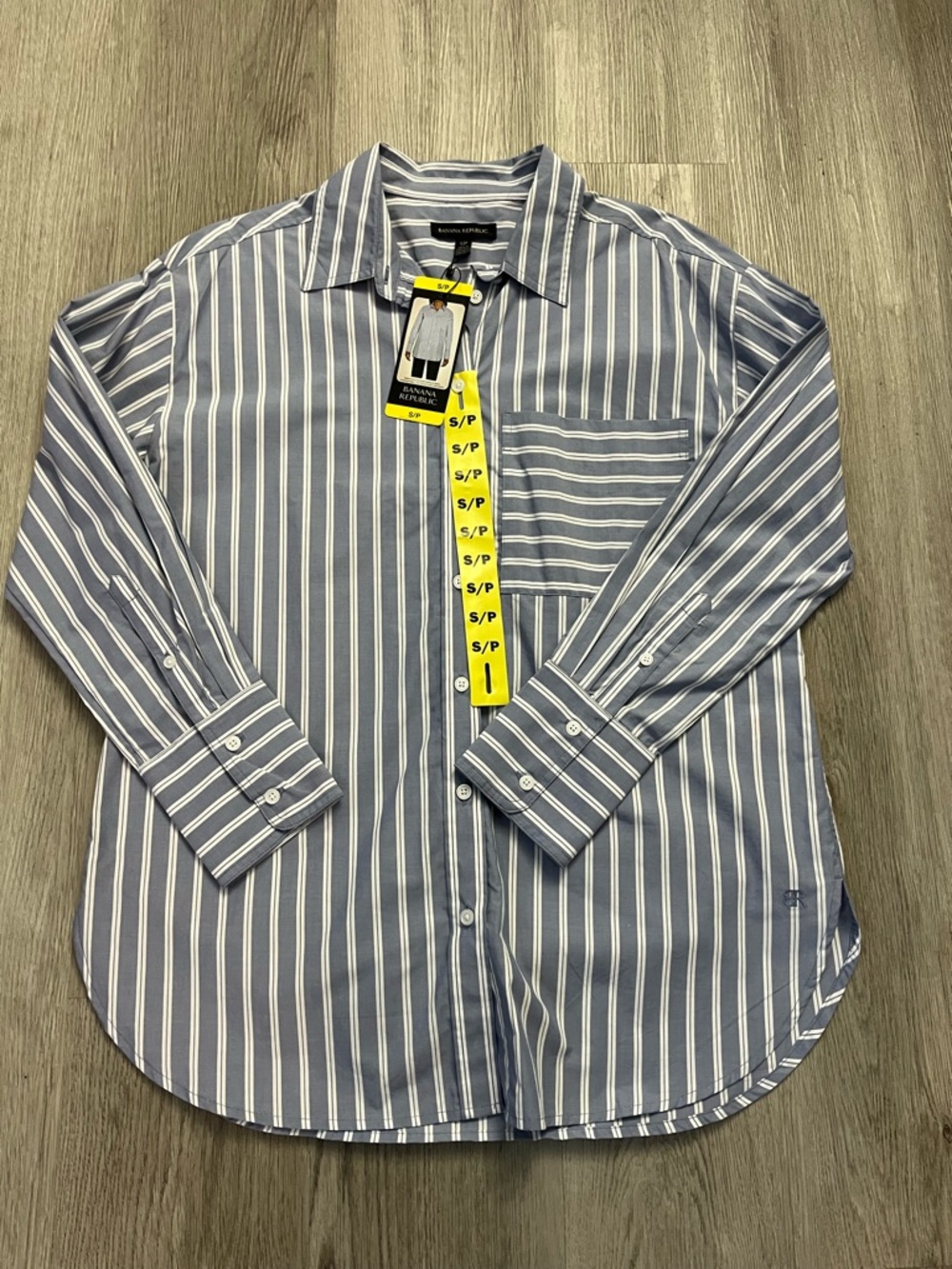 🔥168–NWT Banana Republic Blue & White Striped Button-Down Shirt
